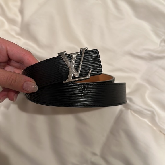 AUTHENTIC LOUIS VUITTON EPI LEATHER BELT WITH BOX - Picture 4 of 6